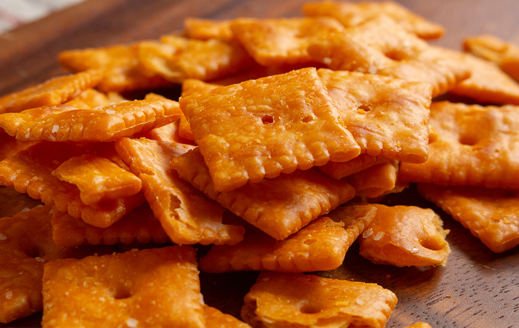 FoodRGB Natural food color application for snacks including crackers using orange natural food color