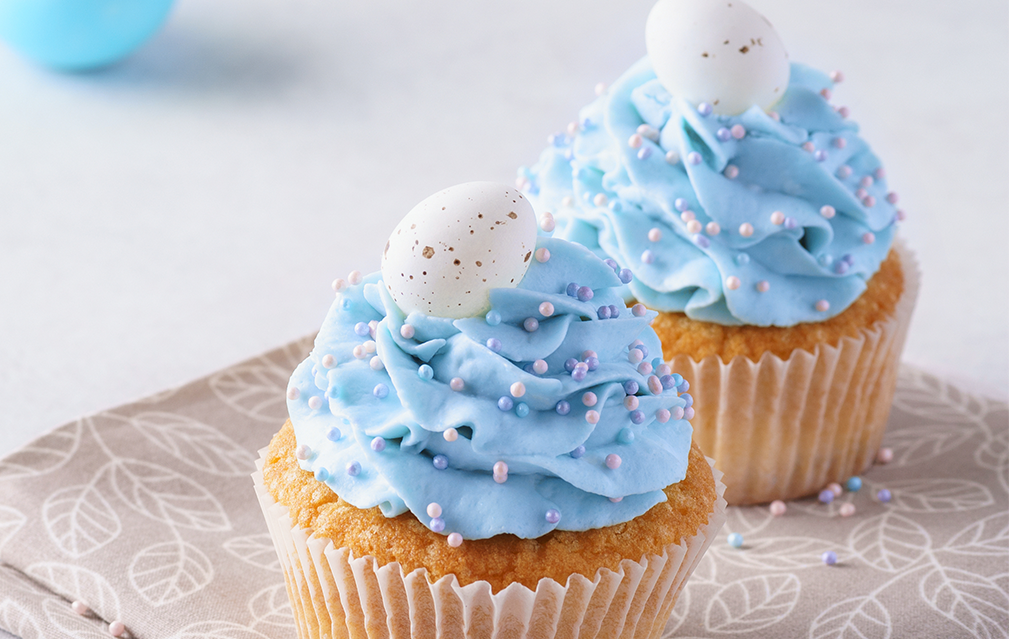 FoodRGB Natural food color application photography for confectionery frosting in blue