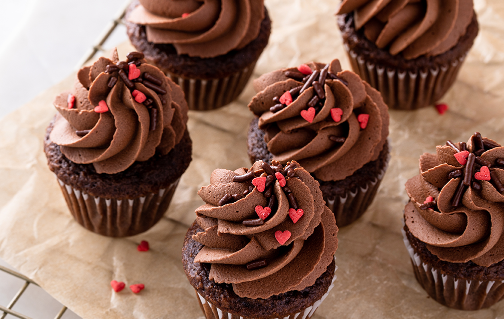 FoodRGB Natural food color application photography for confectionery frosting in brown