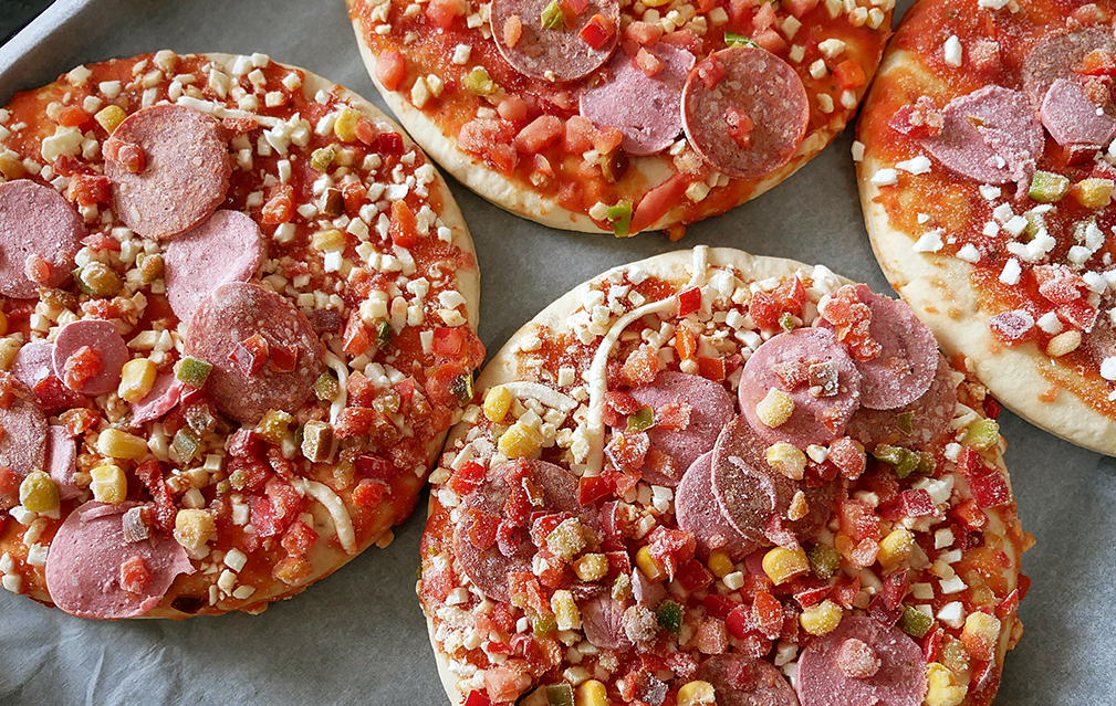 FoodRGB Natural food color application photography for frozen pizza