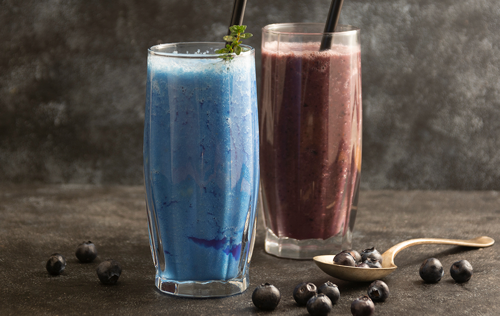 FoodRGB Natural food color application for beverages including shakes and smoothies using blue and brown natural food color 